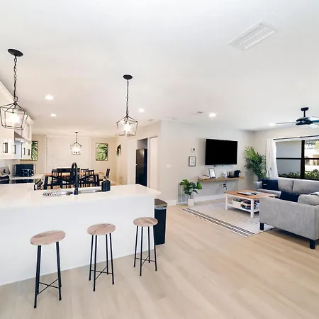 New 6Min To 3 Sister Springs, Spacious, Fun With Game Room